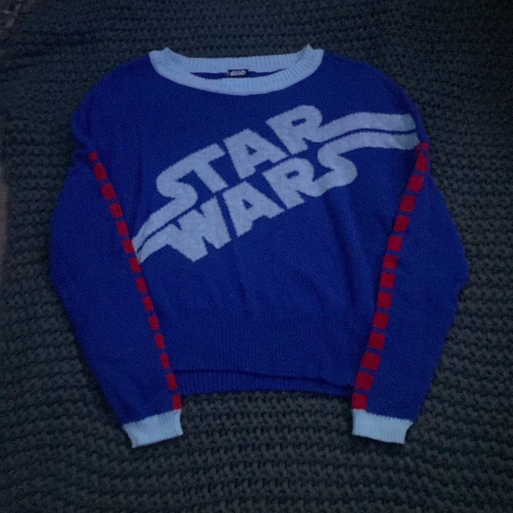 Cute Star Wars retro sweater in size Medium but fits like a Small